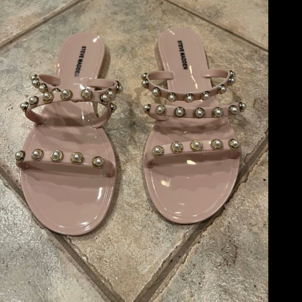 NWOB STEVE MADDEN Pearl Embellishment Flat Sandal Sz 8